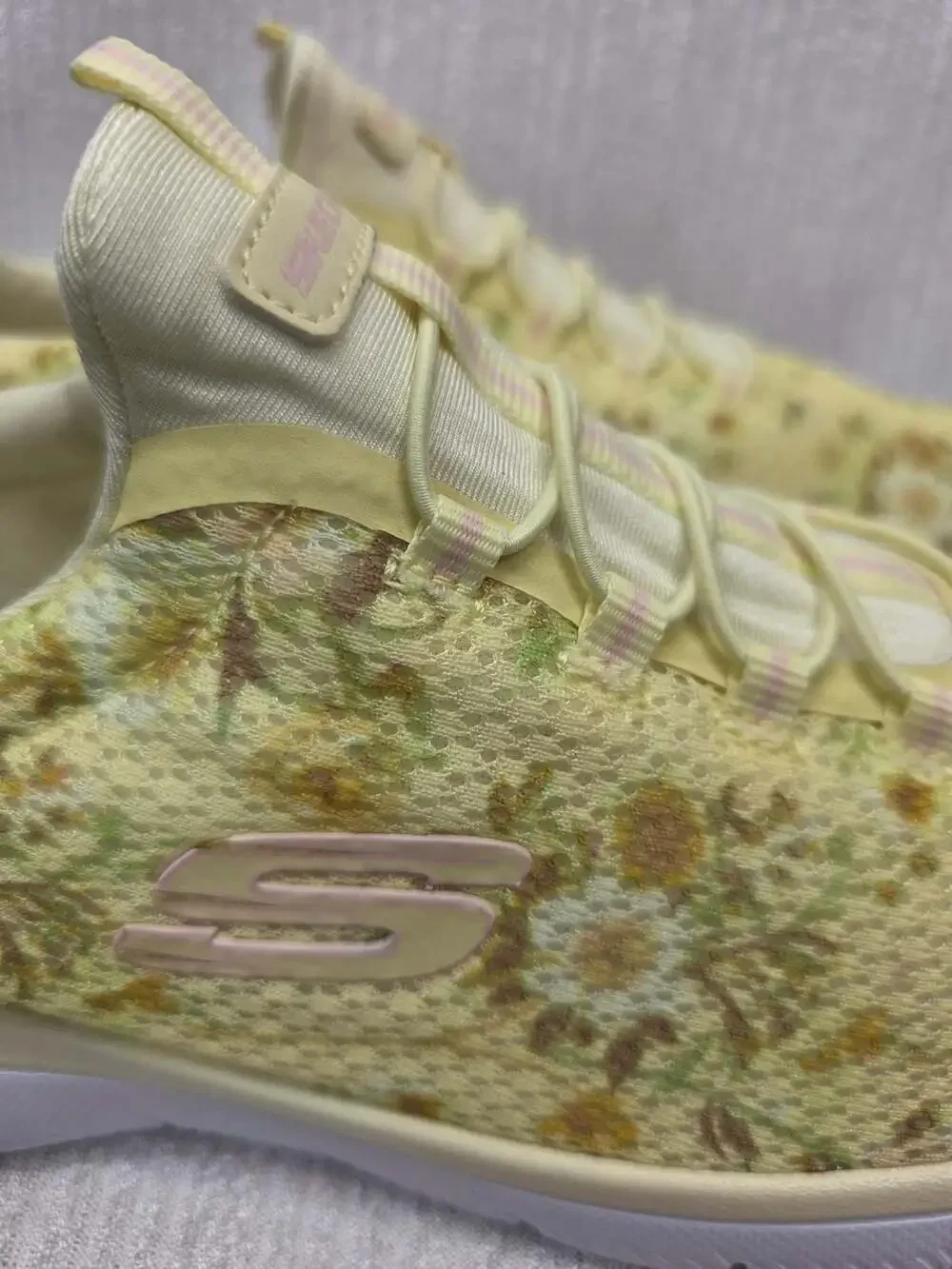 New Skechers Summits Yellow Floral Mesh Slip On Sneakers